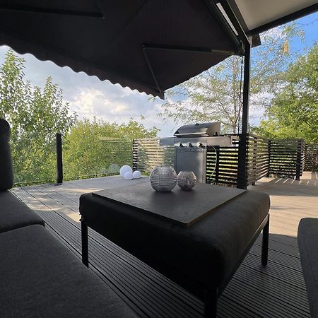 Apartmán Pergola House In A Green Oasis With Fantastic View Petrovaradin Exteriér fotografie