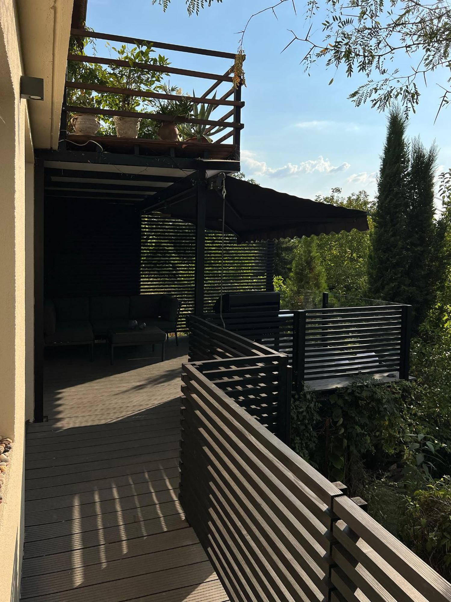 Apartmán Pergola House In A Green Oasis With Fantastic View Petrovaradin Exteriér fotografie