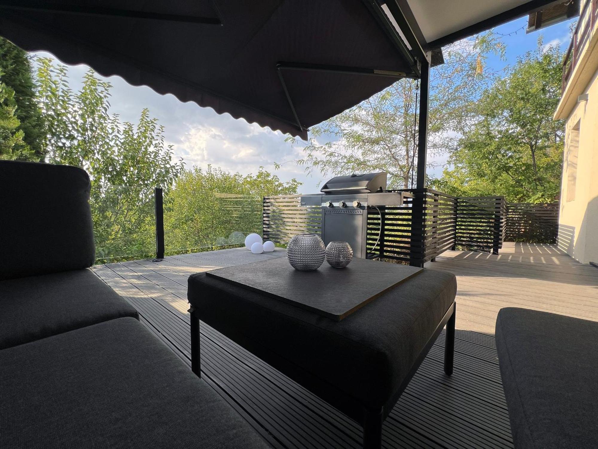 Apartmán Pergola House In A Green Oasis With Fantastic View Petrovaradin Exteriér fotografie